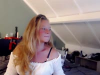 Hi im a sweet Dutch girl with a naughty side
I love good conversations teasing a little.... and maybe a bit more if we click.
Courious what kind of mood i