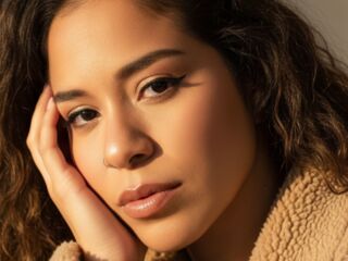 camgirl spreading pussy AnekaMia