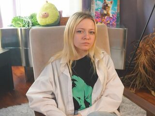 camgirl playing with vibrator HerthaWiggen