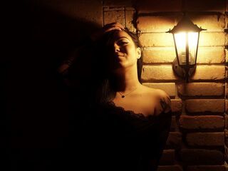 camslut naked IzzaBellaNova