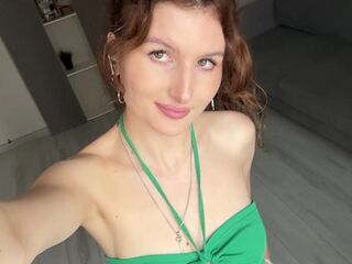 naughty cam girl masturbating KarmenZeinert