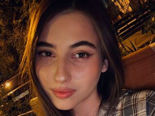 naked cam girl LeiaFrost