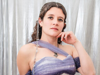 hot webcam video LiaSannin