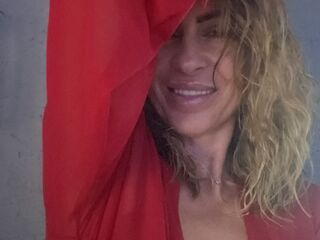 naked girl with webcam masturbating with sextoy SandraQuinsy