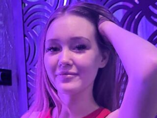 camgirl fingering pussy AddieRunk