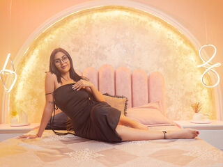 cam girl live AishaCarpenter