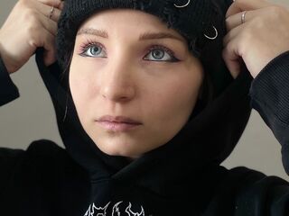 live webcam performer ArieAravjo