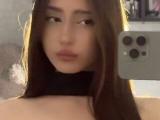 camwhore shaving pussy BellaJersiquins