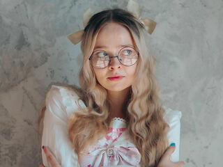 nude camgirl picture BellaMorley