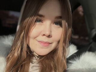 naughty camgirl fingering pussy BellaWildes