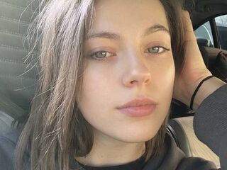 girl fingering shaved pussy ClarettaZinno