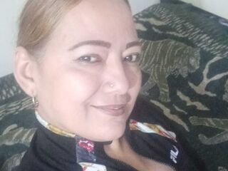 beautiful girlcam ClauTaylor