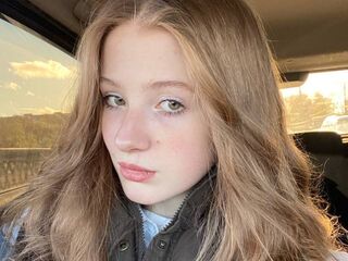 naked camgirl masturbating DaniellaSunshine