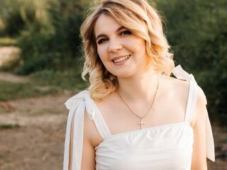 livecam DemetriceAkpan