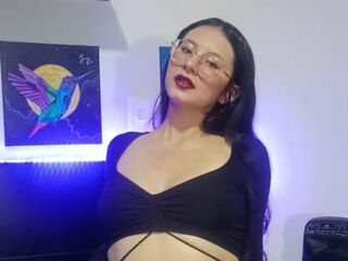 camgirl masturbating with sextoy EmberCullen