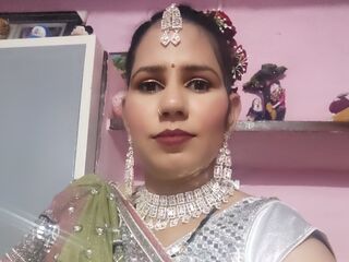 cam girl playing with sextoy EmiliaDiva
