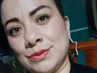 naughty cam girl fingering shaved pussy EmilyTempation