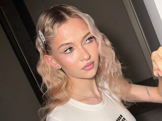 cam girl playing with vibrator FelicaTapper