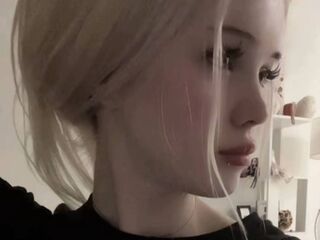 show live HeatherHeinitz