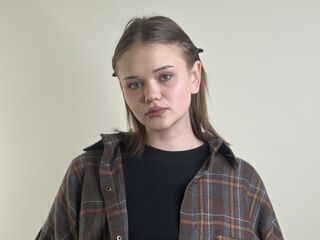 shaved pussy cam HeikeGraciano