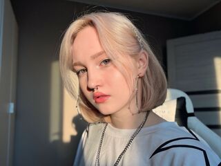 nude camgirl picture IleneDrones