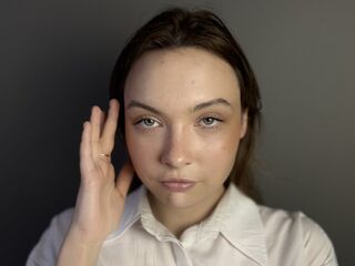cam girl playing with vibrator JaniceChambers