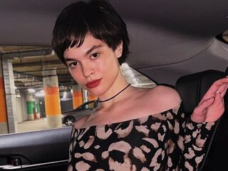 cam girl playing with dildo JessiStones
