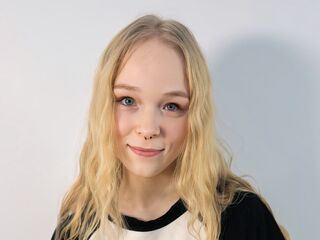 sex show KamiMellema