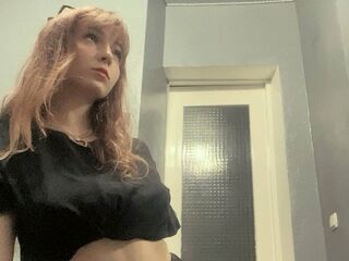 naked girl with webcam masturbating KatheSanagustin