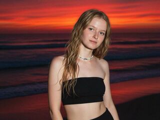 naked cam girl masturbating with vibrator KeilaSmiekowski