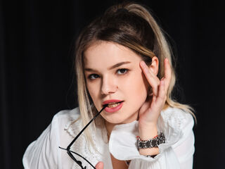 camgirl shaving pussy KellyHayden