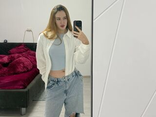 fingering webcam girl KellyLynn