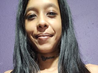 camgirl fingering bald pussy KiaraSing