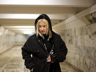 adult video chat KiraHaverstick