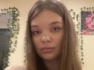 cam girl playing with vibrator KristanStudnicki