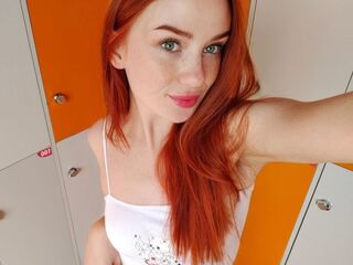 cam girl playing with vibrator LanaGriffin