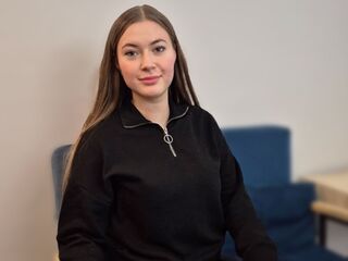 camslut topless LeaDarcy