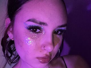 camgirl playing with sex toy LeandraJellison