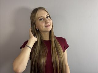 camgirl playing with vibrator LeolaHunkins
