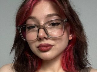 naughty cam girl masturbating LessyGrayce