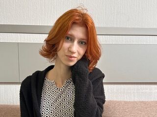 nude camgirl photo LettyAegerter
