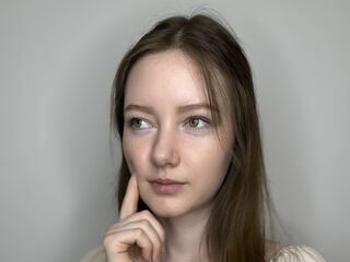 camwhore masturbating with dildo LinaBrossardie