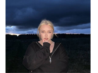 girl chatroom LitaBloom