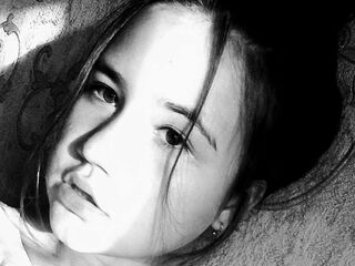 camslut fingering shaved pussy LoriFlox