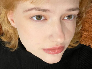 shaved pussy cam LunaBeans