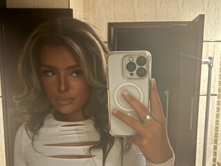 naughty camgirl masturbating MaisieSmithx