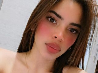 topless cam girl MeliCarson