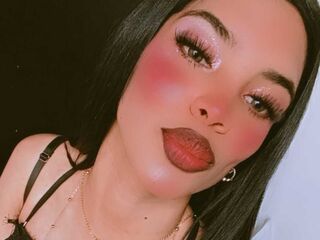 topless webcam girl MeliRoots