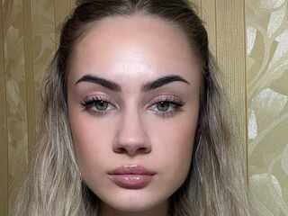 girl fingering bald pussy MellieSchultze