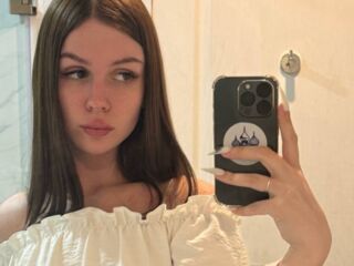 girl chat room MiaRioti